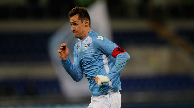 记者：帕尔梅拉斯想签法比尼奥，但球员在沙特的高薪是阻碍（记者：帕尔梅拉斯有意签下法比尼奥，但他在沙特的高薪成最大障碍）