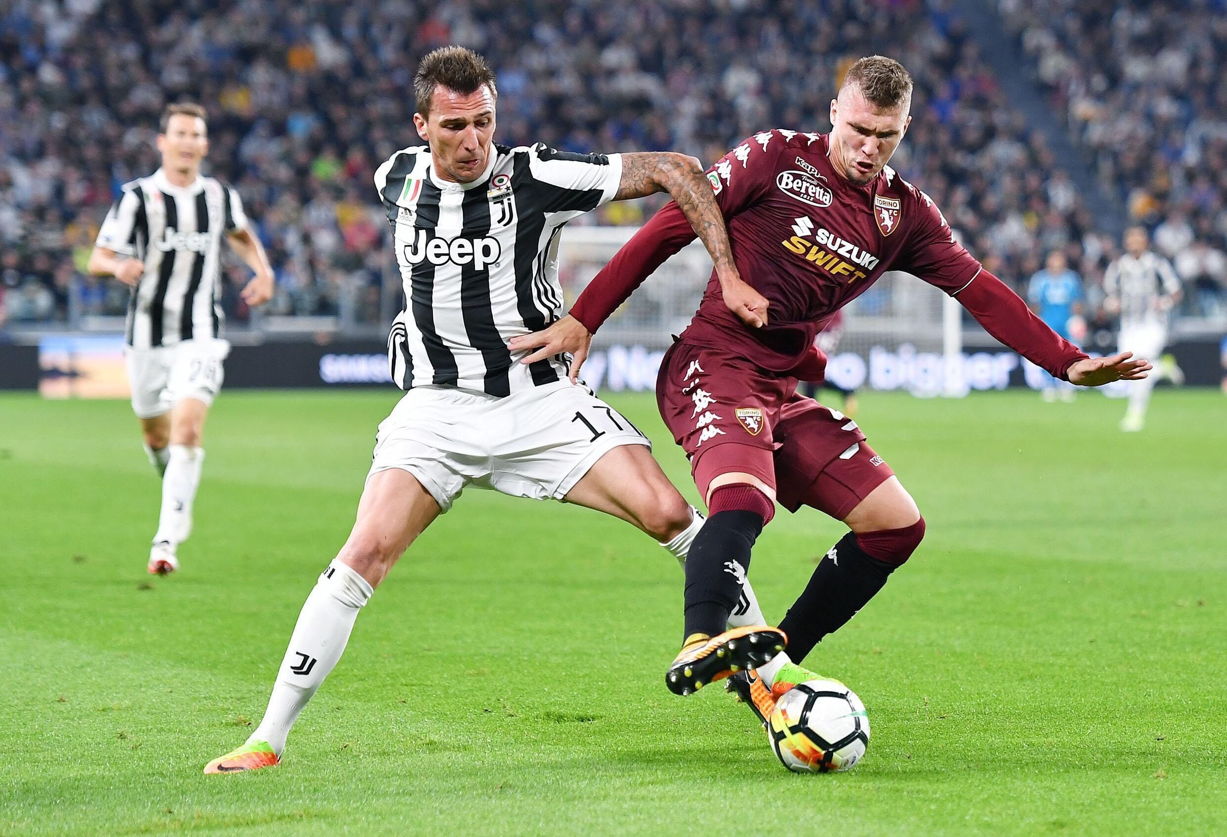 常州举办足球音乐晚会，黄紫昌夫妇甜蜜献唱《小酒窝》（常州足球音乐之夜：黄紫昌夫妇深情合唱《小酒窝）