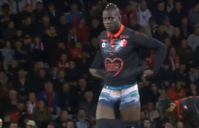 上海篮板优势巨大（上海篮板统治力十足）