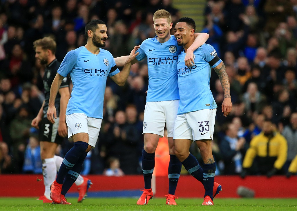 西甲：巴萨4-1大胜瓦伦西亚（西甲：巴萨4比1轻取瓦伦西亚）