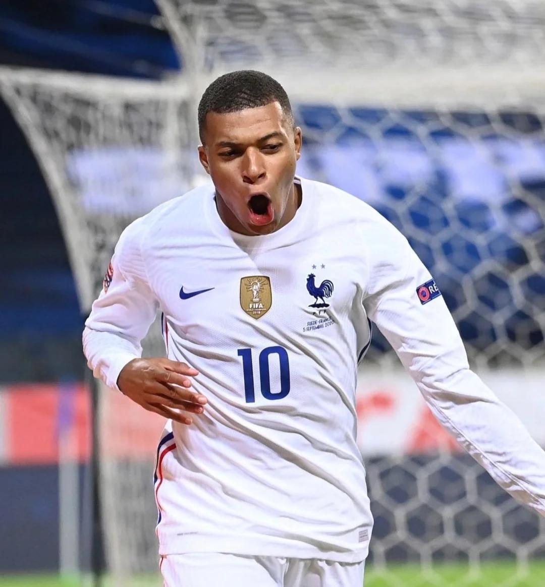 磐田前锋：希望本赛季进球数上双，与昔日主帅重逢全力争胜（磐田射手：本季冲击两位数进球，重逢旧帅誓夺胜）