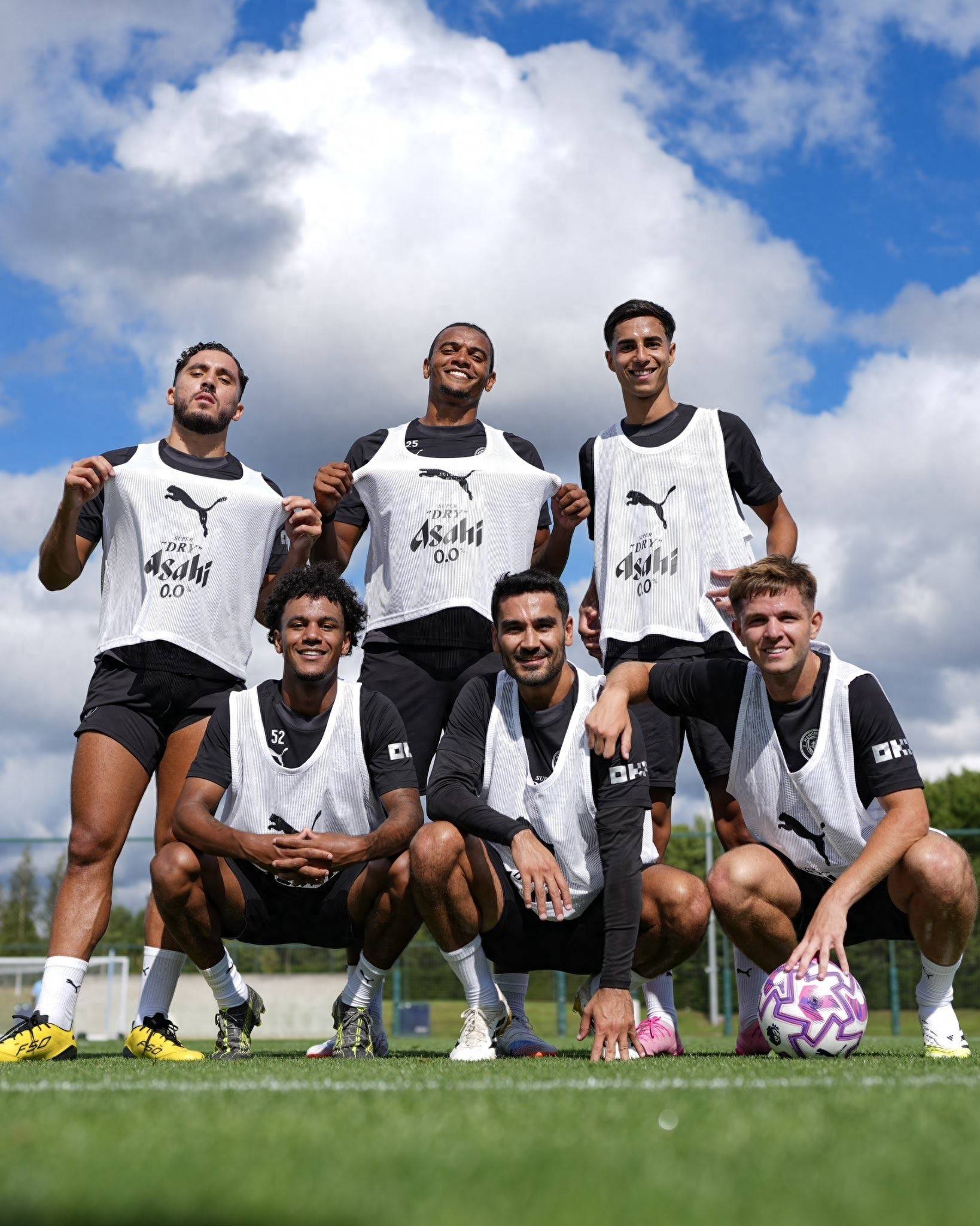 拜仁慕尼黑莱万帽子戏法再创纪录（拜仁莱万戴帽再次刷新纪录）