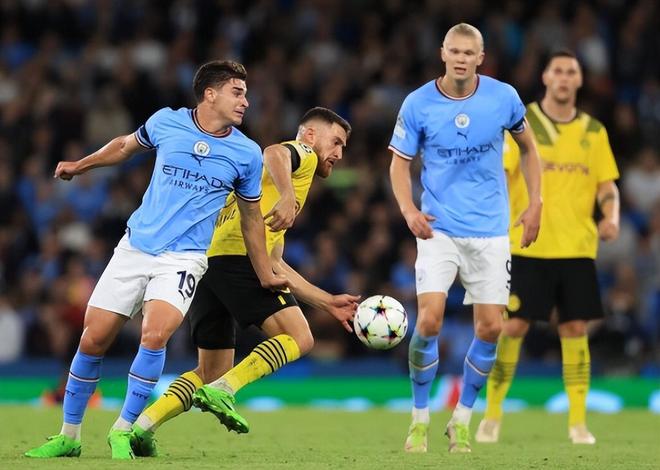 自06年以来，皇马首次有两名英格兰球员在西甲同时首发（2006年以来，皇马首次在西甲同场派出两名英格兰球员首发）