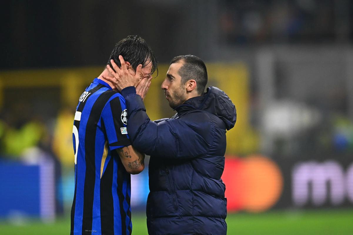 西甲半场：伦布雷拉斯闪击，亚马尔破门，巴萨2-1阿拉维斯（西甲半场战报：伦布雷拉斯闪电破门，亚马尔建功，巴萨暂2-1领先阿拉维斯）