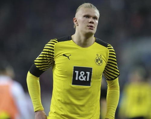 记者：阿隆索在训练前向全队讲话，批评球员态度问题（记者称阿隆索训练前面向全队发言，直批球员态度问题）