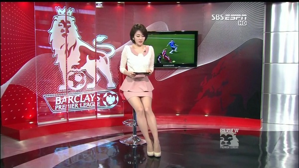 比利亚雷亚尔3-2皇家社会，莫莱罗梅开二度，阿约塞-佩雷斯建功（比利亚雷亚尔3-2力克皇家社会：莫莱罗双响，阿约塞-佩雷斯破门）