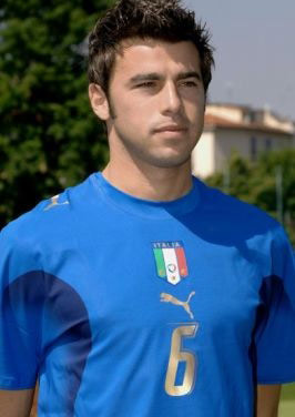 迪马济奥：加蒂被确诊为右膝半月板撕裂，至少缺阵一个月（迪马济奥：加蒂右膝半月板撕裂确定，将至少休战一个月）