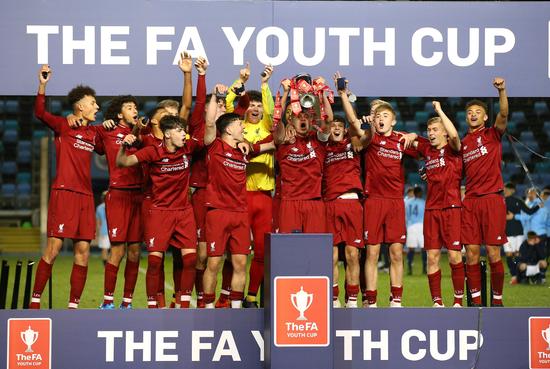 亚冠生死战：柔佛魔鬼主场围剿残阵海港 达席尔瓦PK奥斯卡成破局关键（亚冠生死局：柔佛魔鬼主场压迫残阵海港，达席尔瓦对决奥斯卡成胜负手）