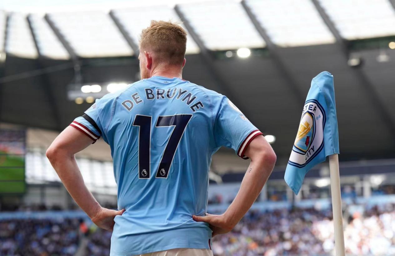 开场29分钟3球，姆巴佩完成欧冠历史第三早的帽子戏法（姆巴佩开场29分钟戴帽，欧冠史上第三快）